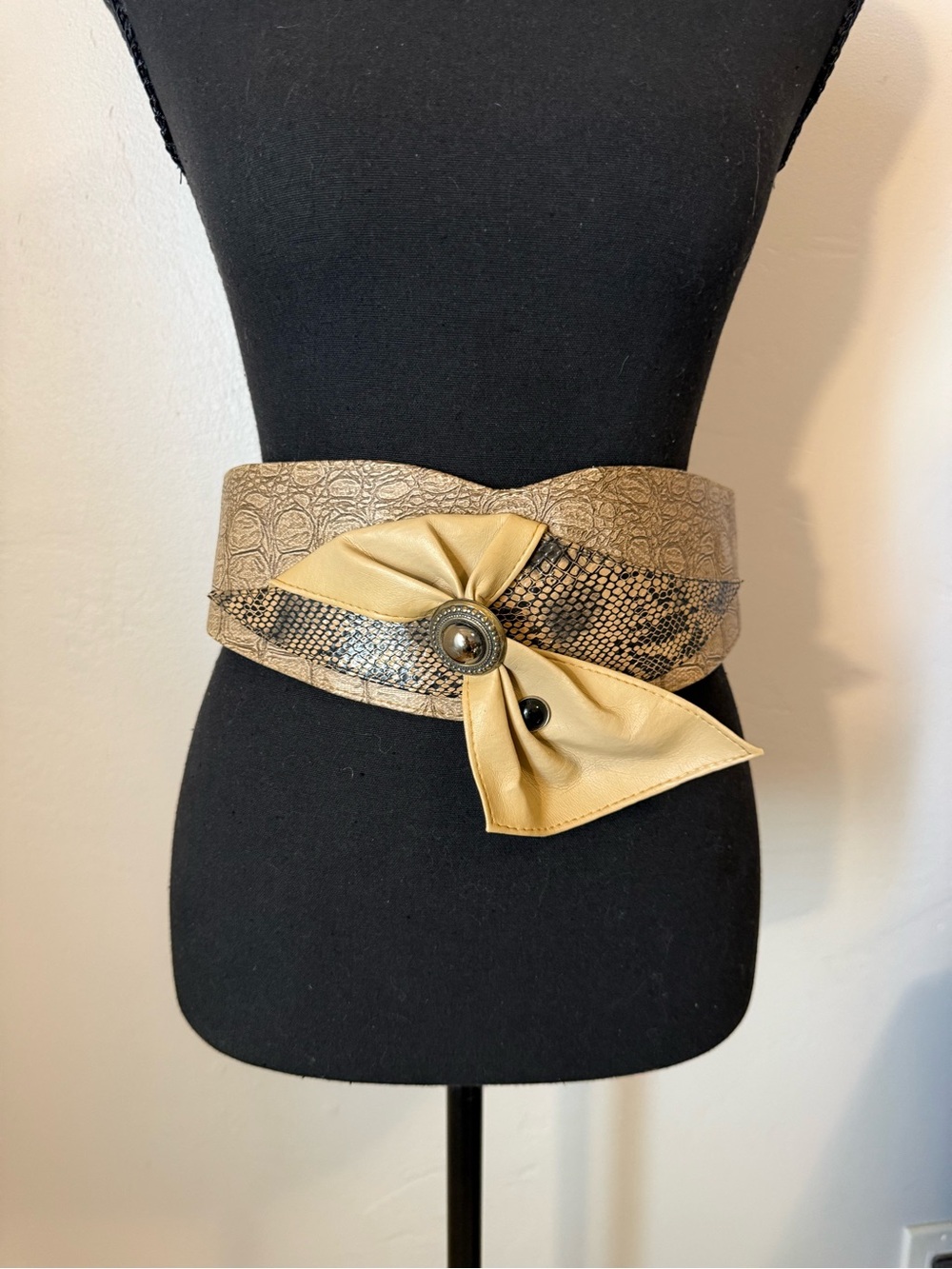 Unique Wide Vintage Snakeskin Belt
